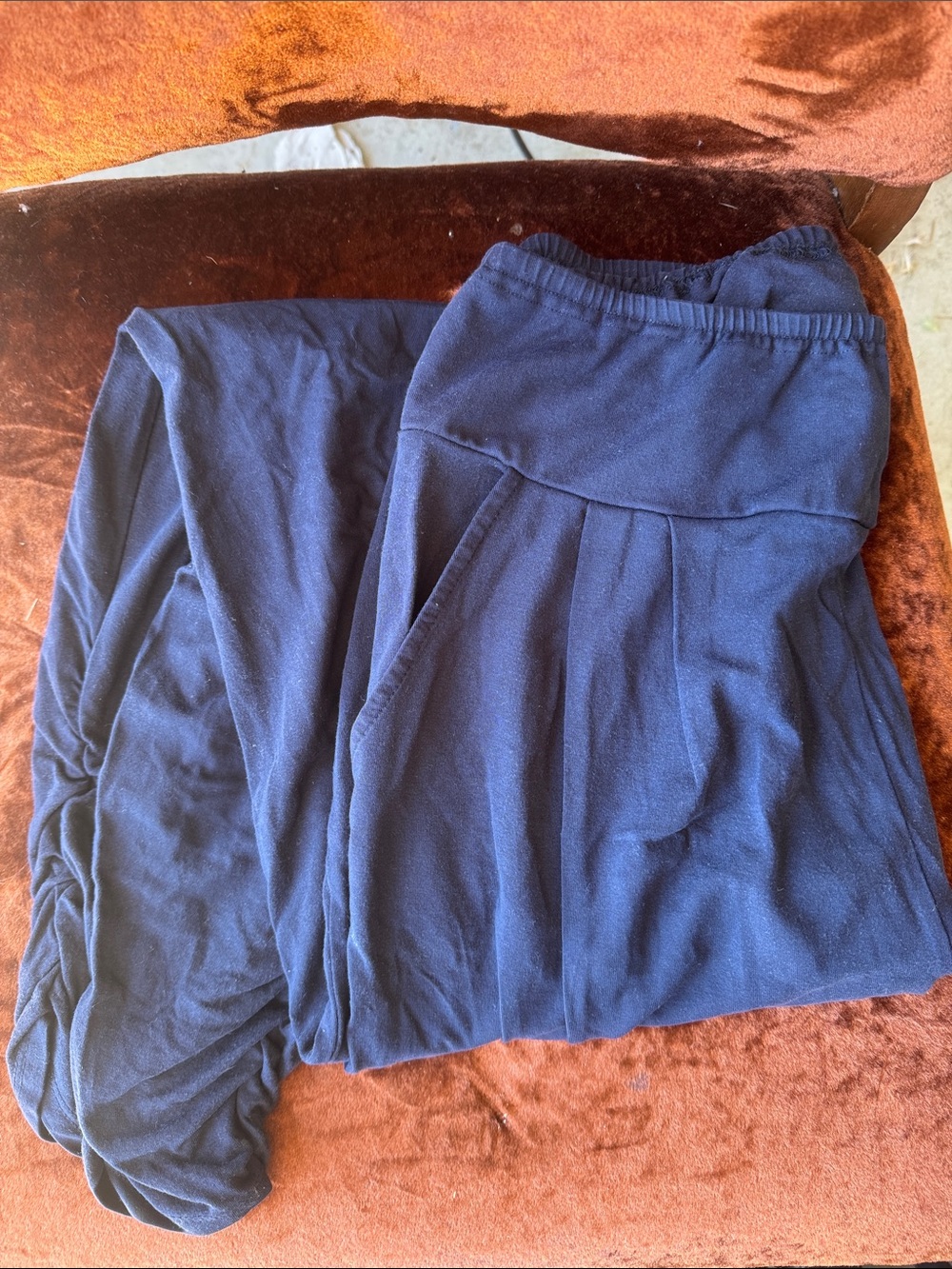 Encircled Dressy Sweatpants Medium